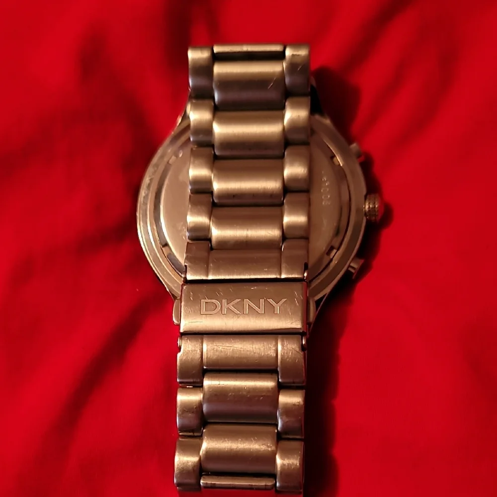 DKNY NY1452 Chronograph Watch with 3 Subdials, Date &‎ Silver and Black Accents